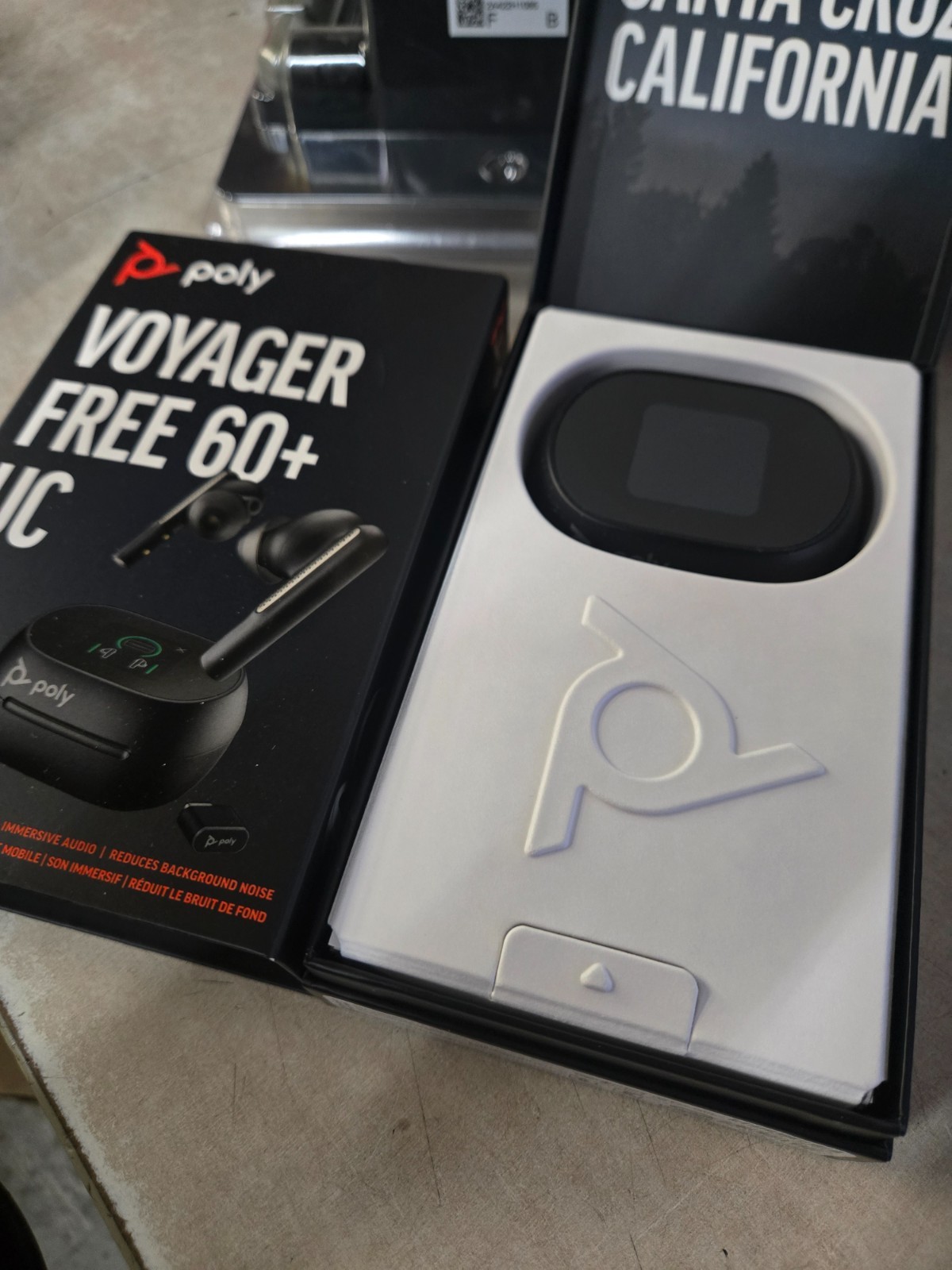 NOB 7Y8H2AA Poly Voyager Free 60+ UC Earset – Google Assistant Siri Stereo