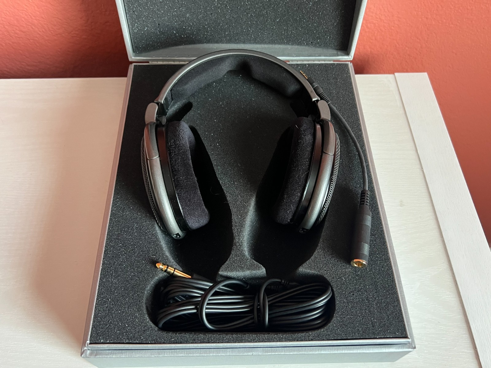Sennheiser HD 650 Headphones – Over Ear – Open Back – Gray/Black