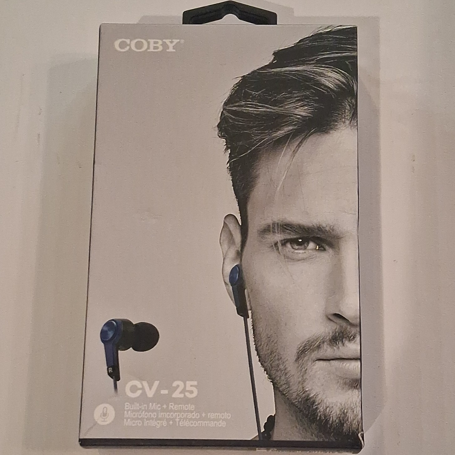 Coby CV-25 In-Ear Earbuds 3.5mm Built-In Mic/Remote Tangle-Free Blue/Black