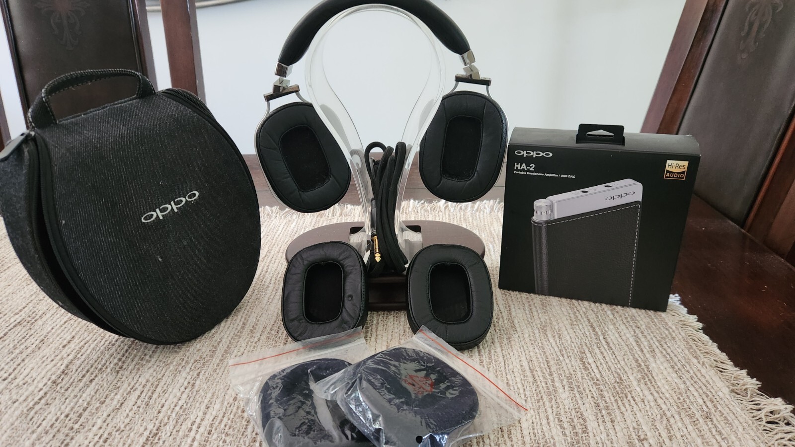 OPPO PM1 Headphones HA-2 AMPLIFER WITH STAND AND CASE