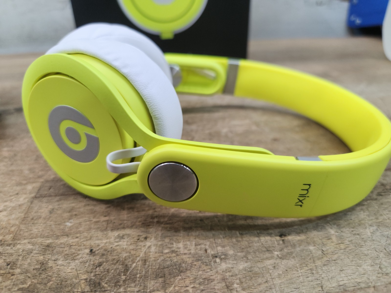Beats Mixr Mixer Wired Headphones Neon Green Limited Edition David Guetta Rare