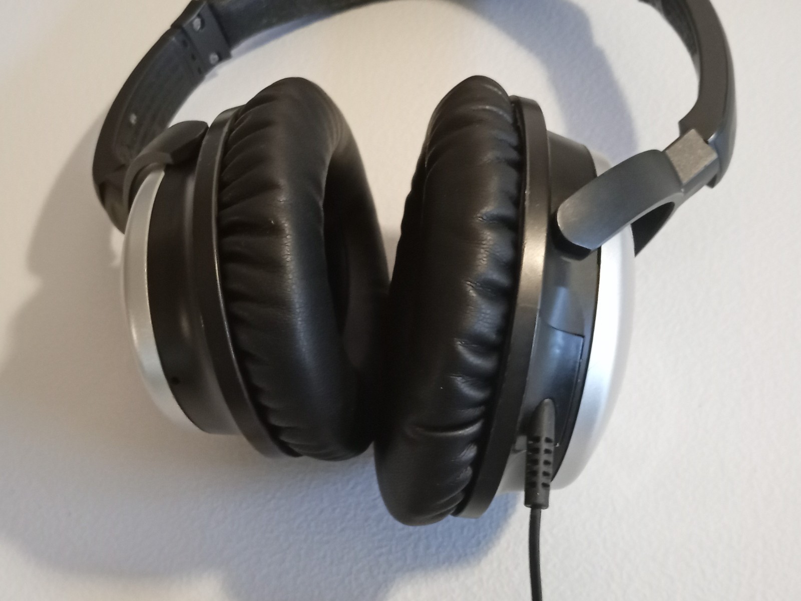 Bose QuietComfort QC15 Wired Headphones, Black & Silver w/ Bluetooth Adaptor