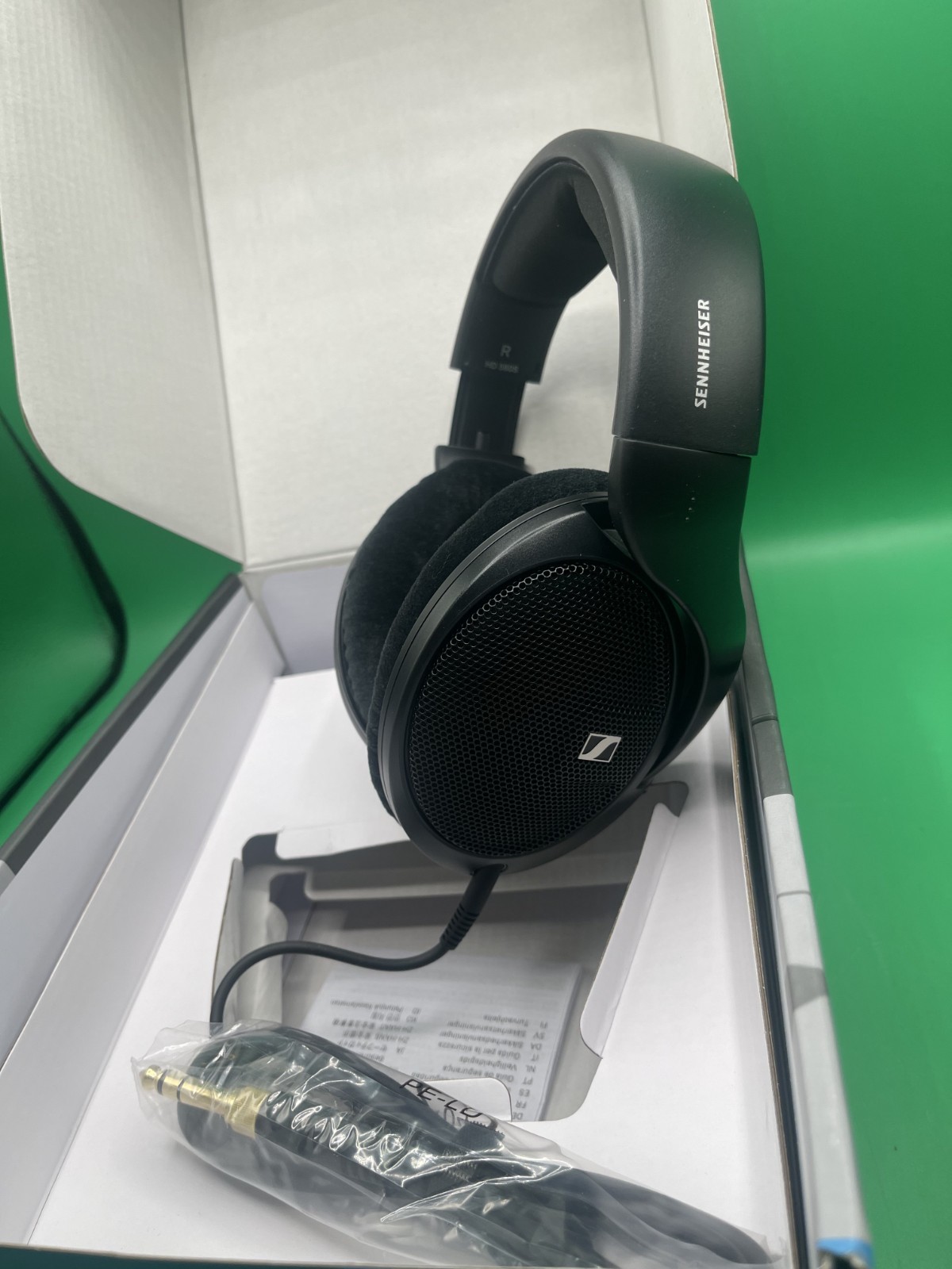 Sennheiser HD-560S High Performance Over-the-Ear Audiophile Wired Headphones
