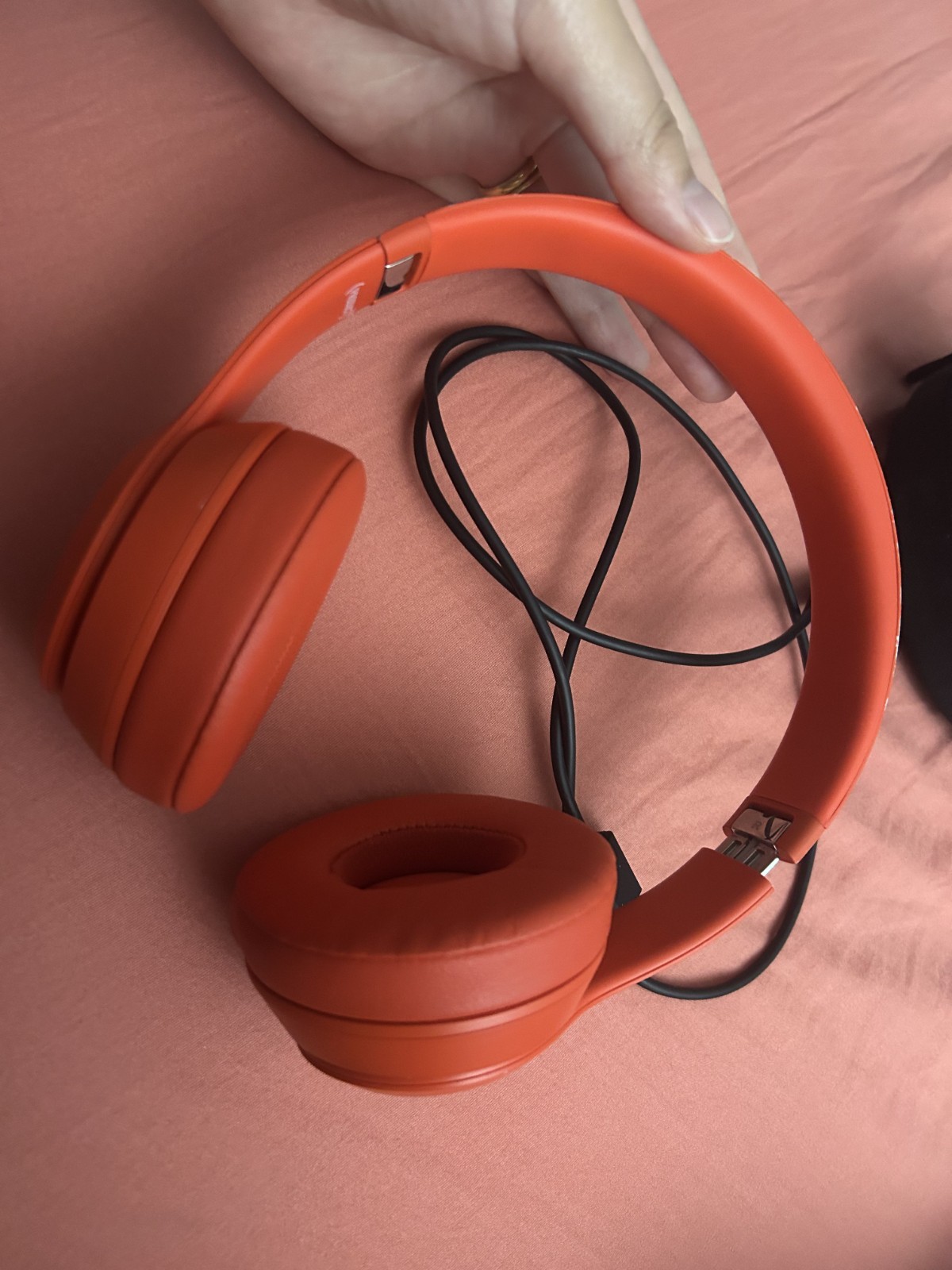 Beats Solo3 Wireless On-Ear Bluetooth Headphones with Apple W1 Chip – Red Citrus