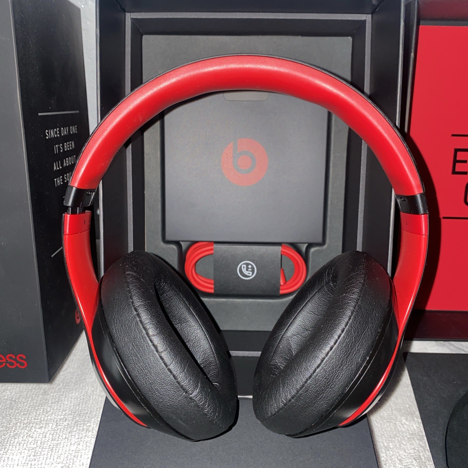 BEATS BY DR. DRE STUDIO 3 WIRELESS OVER-EAR HEADPHONES (DEFIANT BLACK / RED)