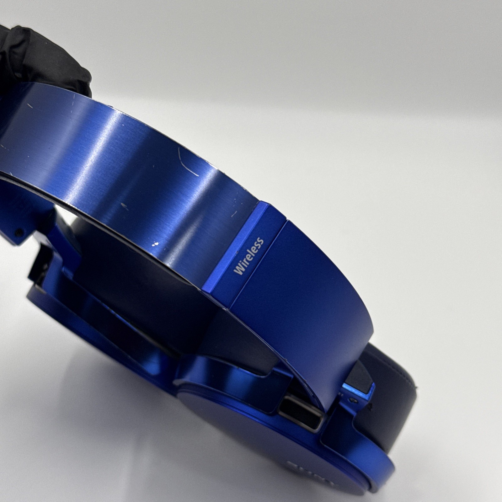 Sony MDR-XB950B1Headphones Wireless Extra Bass ANC – Blue – (Needs Pads)