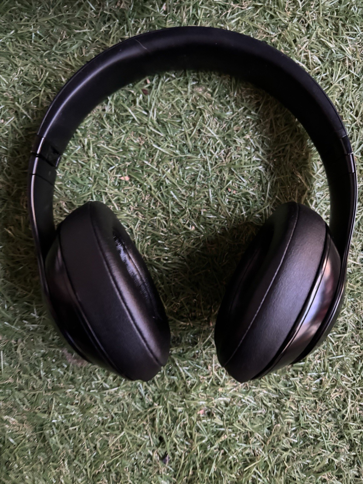 Beats by Dr. Dre Studio3 Over the Ear Wireless Headphones – Black