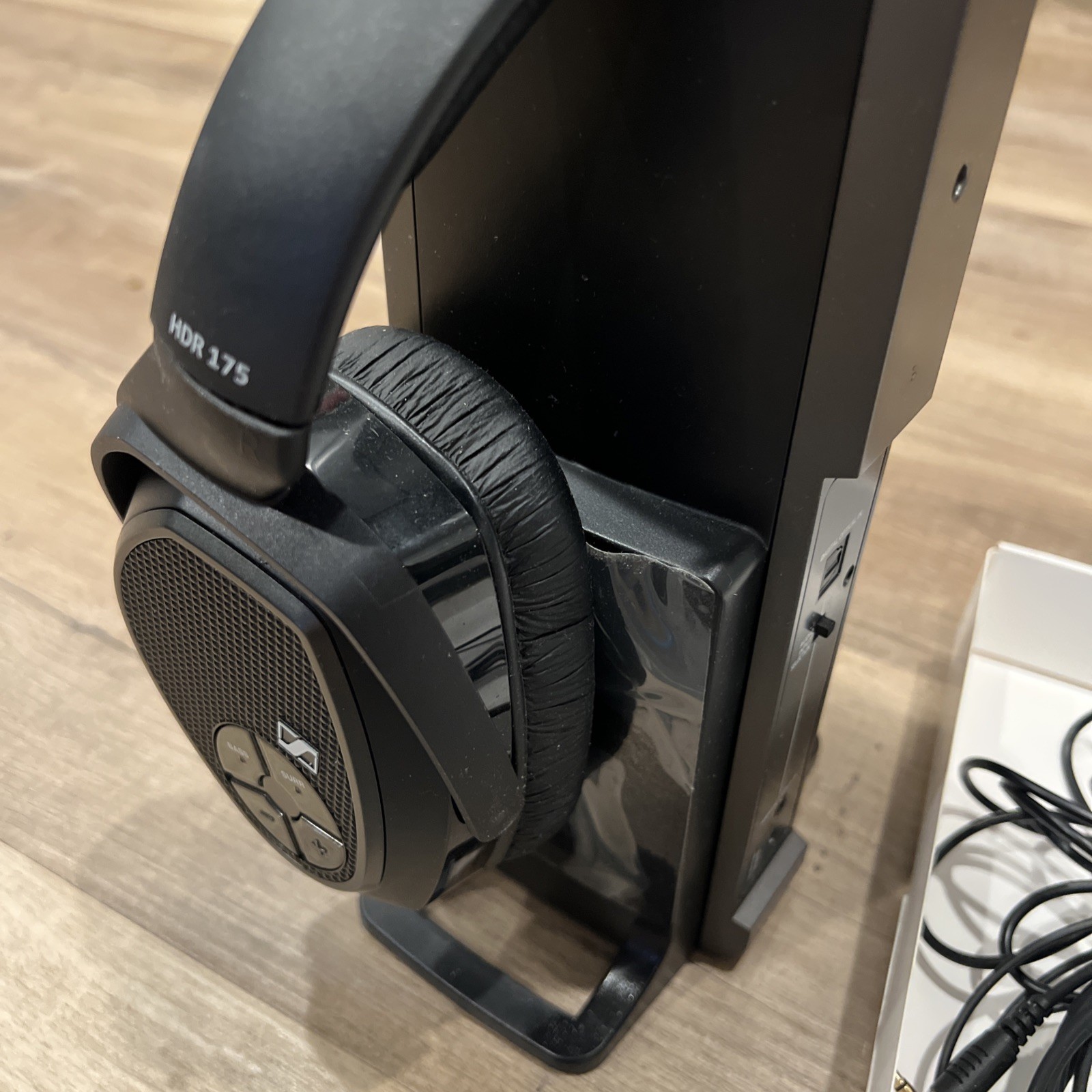 Sennheiser RS 175 RF Wireless Headphone System Closed Back