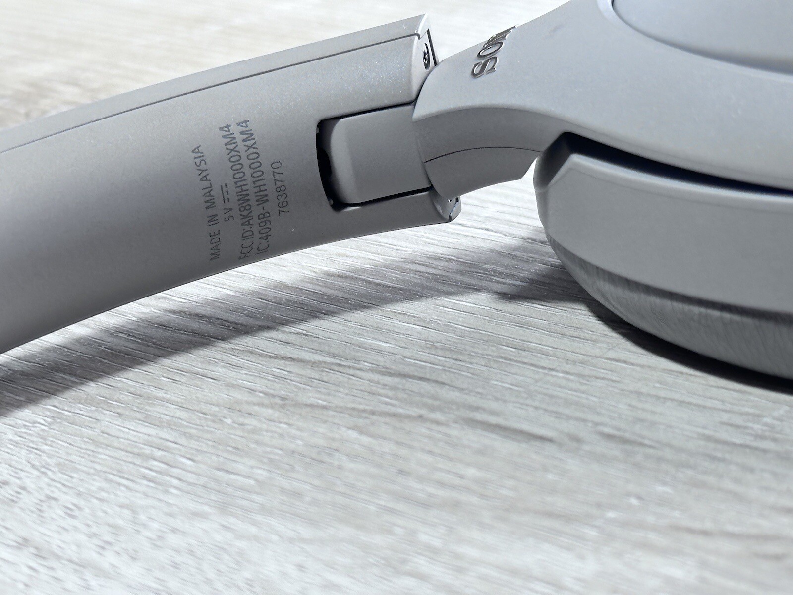 Sony WH-1000XM4/B Wireless Noise Canceling Overhead Headphones Silver #9.4