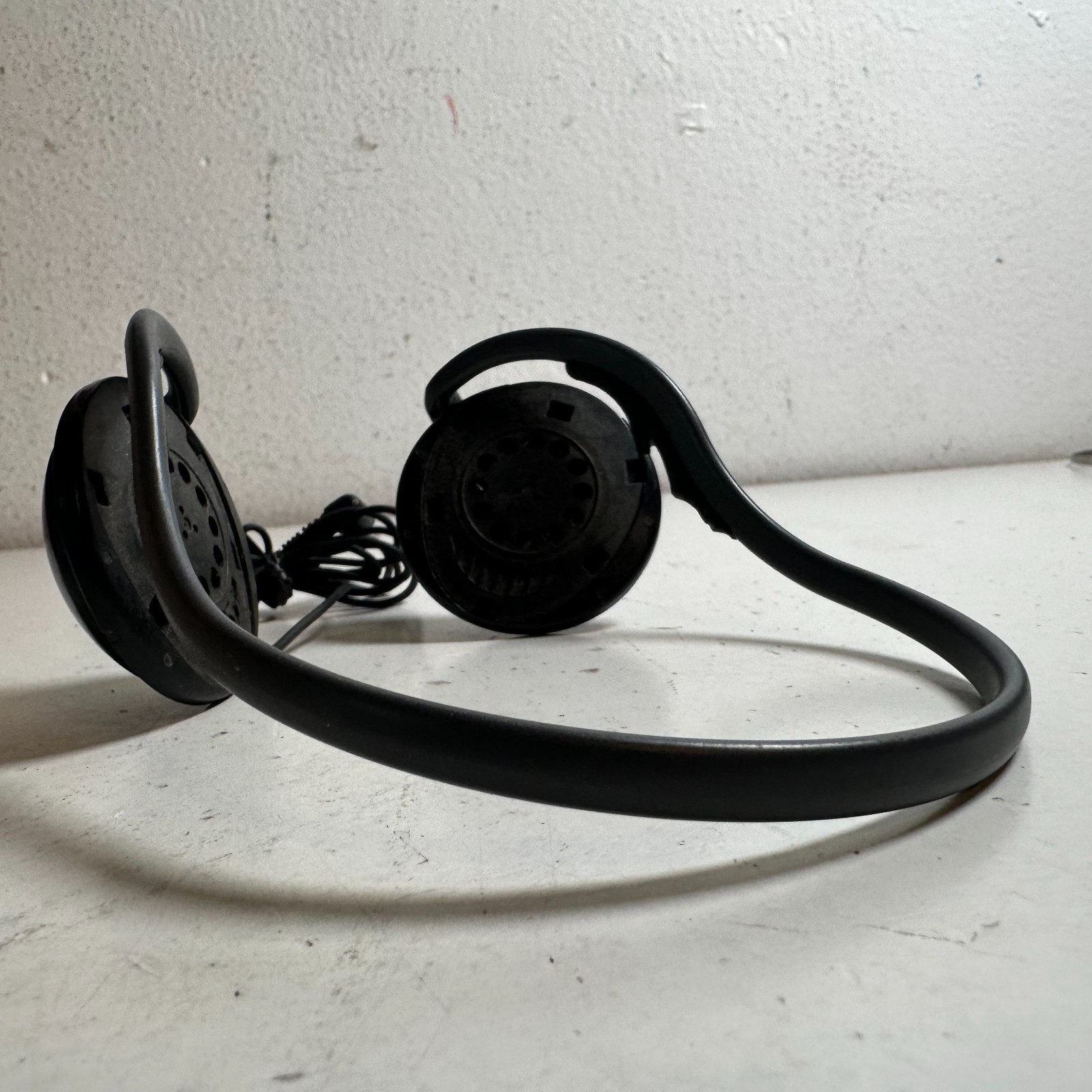 Vintage Sony MDR-G051 Black Wired 3.5mm Jack Compact On-Ear Classic Headphones