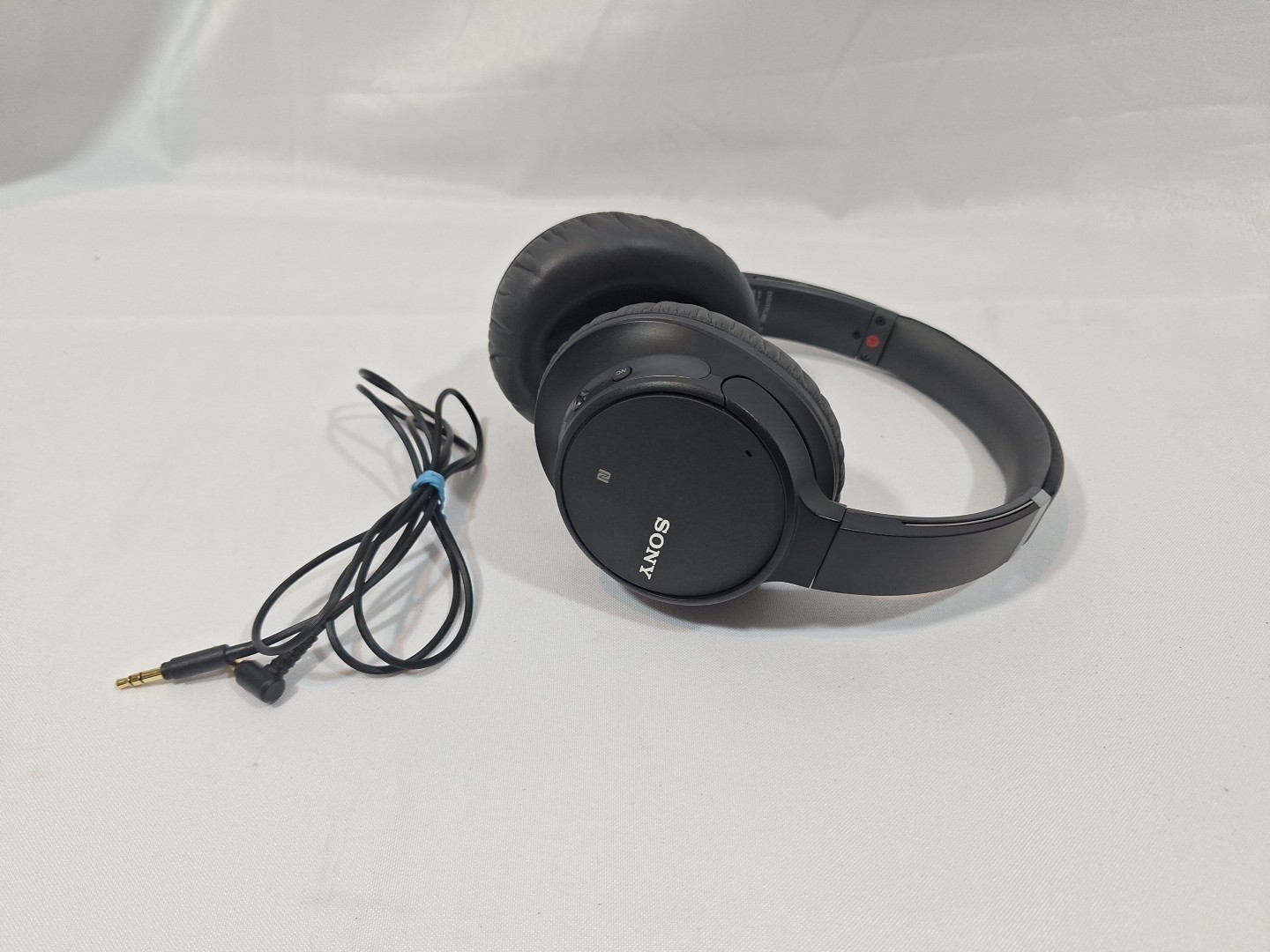 Sony WH-CH700N Wireless Over-Ear Noise Canceling Headphones Tested & Works