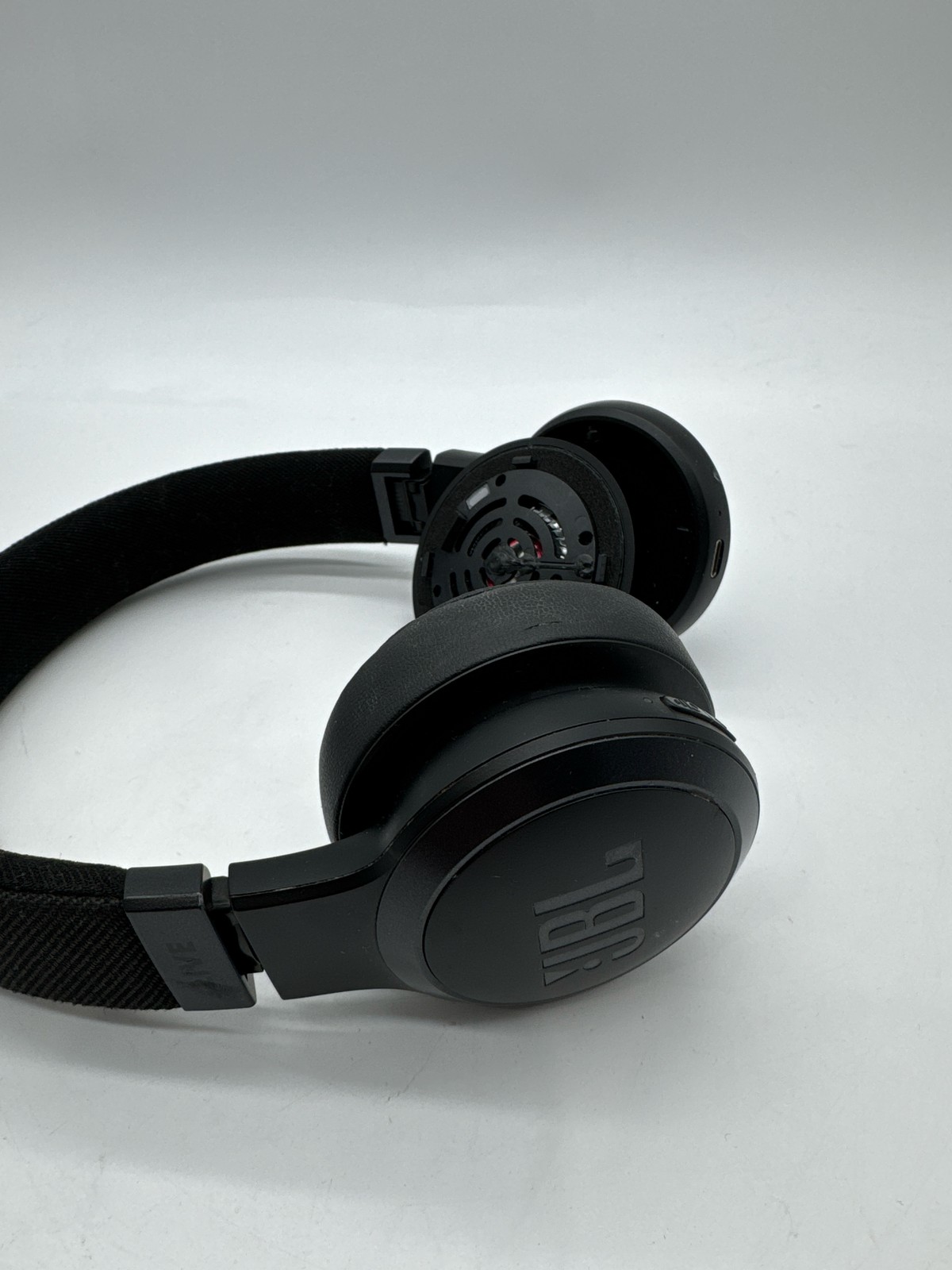 (BROKEN) JBL Live 675NC Wireless On-Ear Headphones Noise Cancelling Black (3)