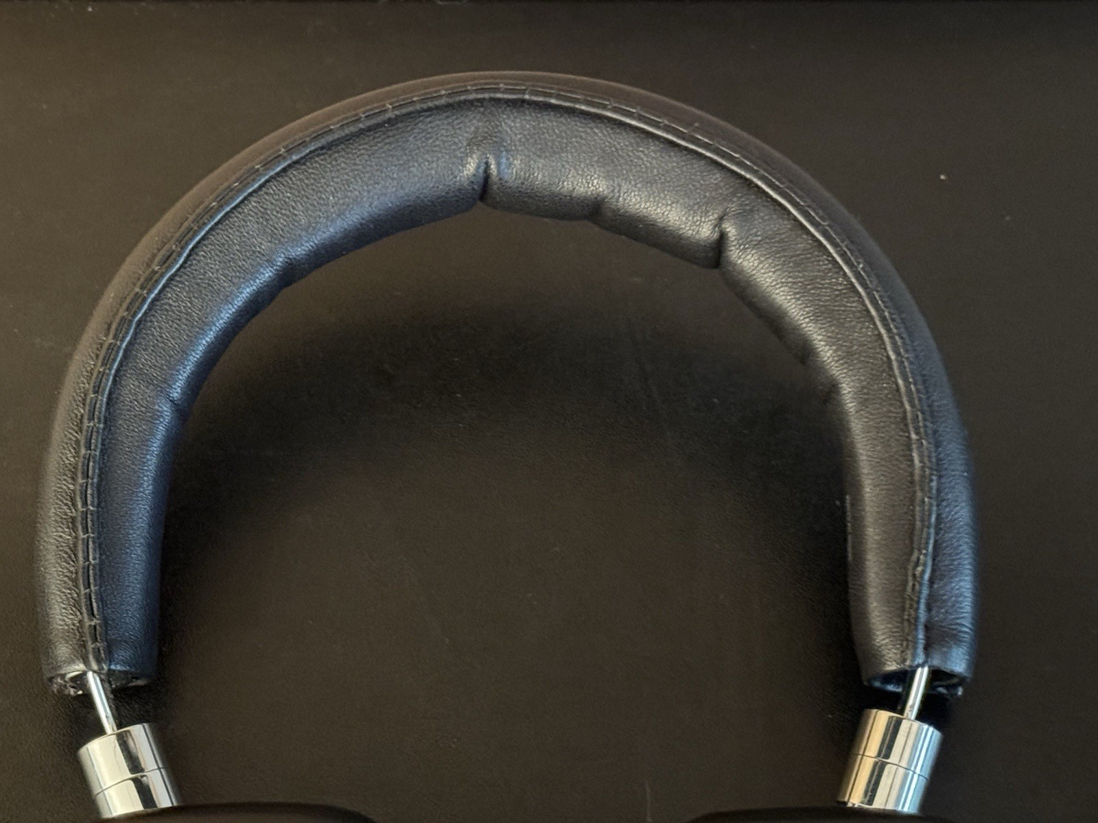 Bowers & Wilkins P5 Wired On-Ear Headphones w/ Case **READ**