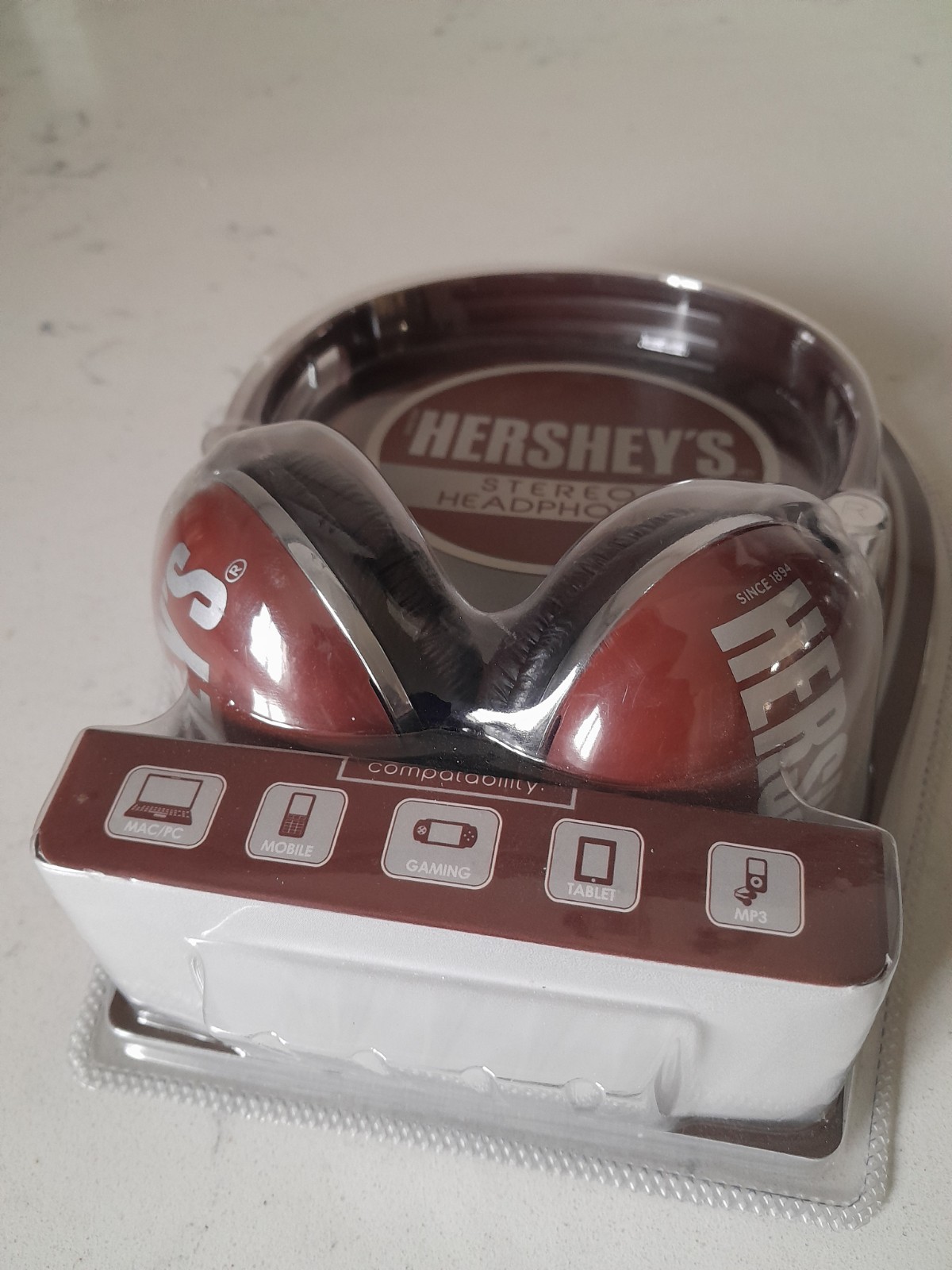 NEW Hershey’s Stereo Wired Headphones Adjustable Headband Comfort Ear Cushions