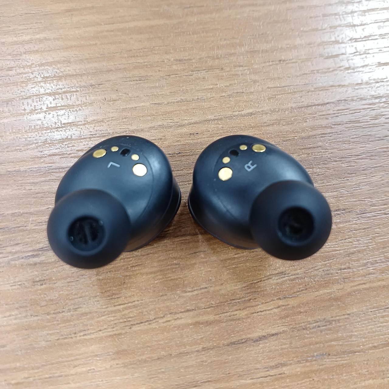 B&W PI8 True Wireless Earbuds ANC Hi-Res Audio w/Case – Excellent Condition