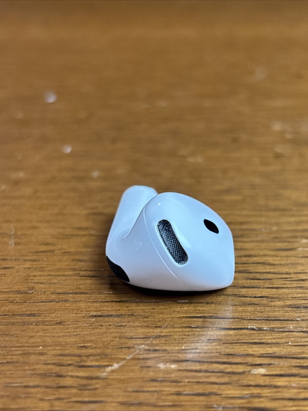 Apple AirPods 4 Replacement: Right Side AirPods A3050 (Without ANC) – Excellent