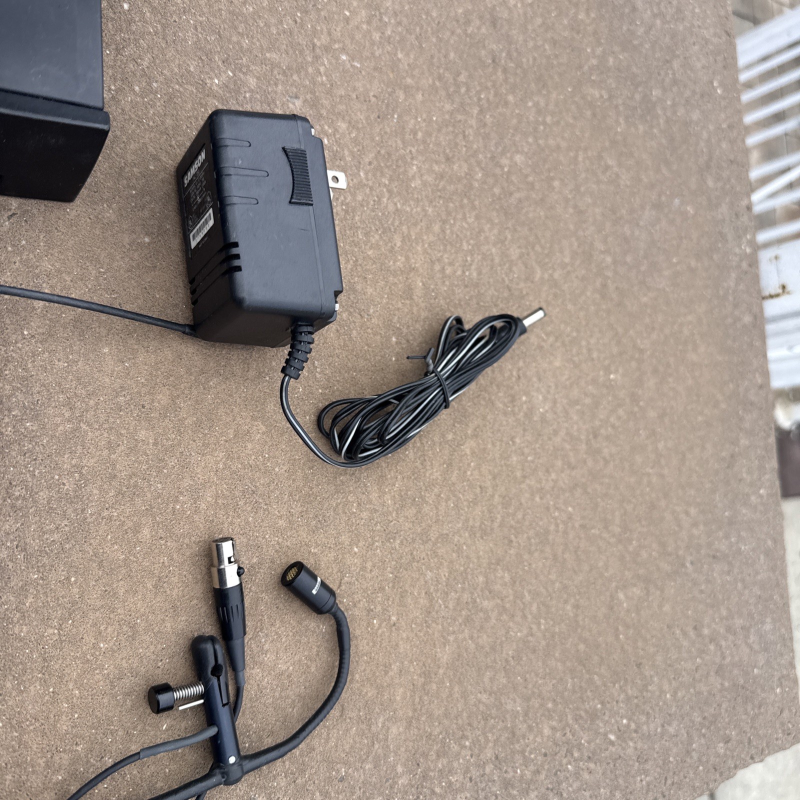 AKG K240 Studio Headphones UHF SR 40 Microphone Charger Transmitter Lot