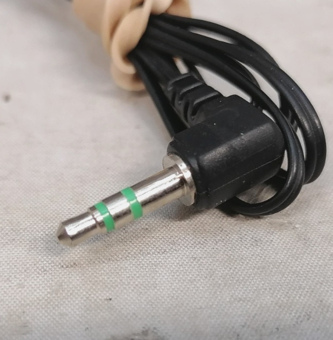 VINTAGE 1980’s Green Stereo Wired 3.5mm Headphones
