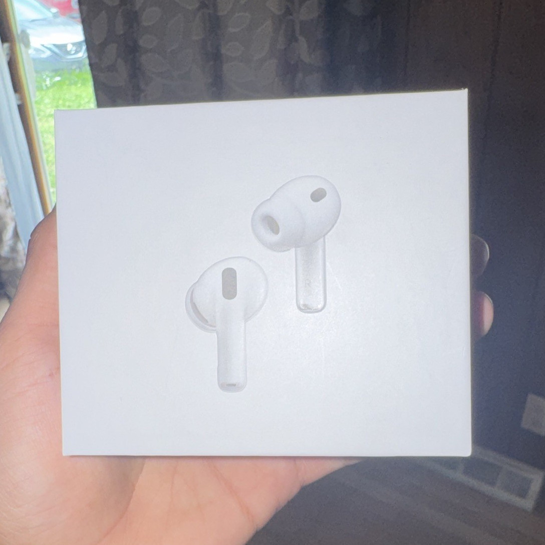 Apple AirPods (3rd Gen) Wireless Bluetooth In-Ear Earbuds w/ Mic White MME73AM/A
