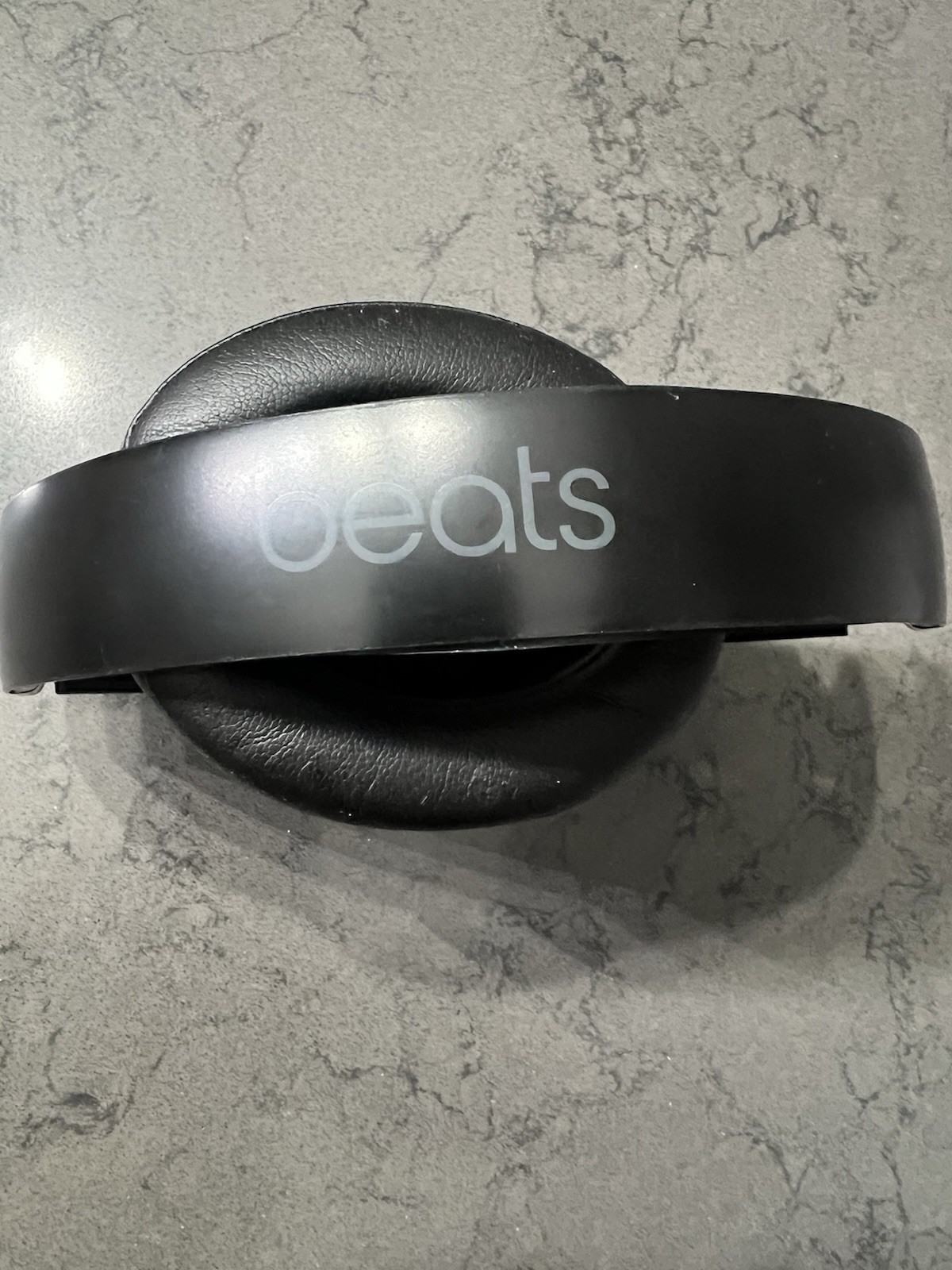 Beats by Dr. Dre Studio3 Over the Ear Wireless Headphones – Black Small Tear