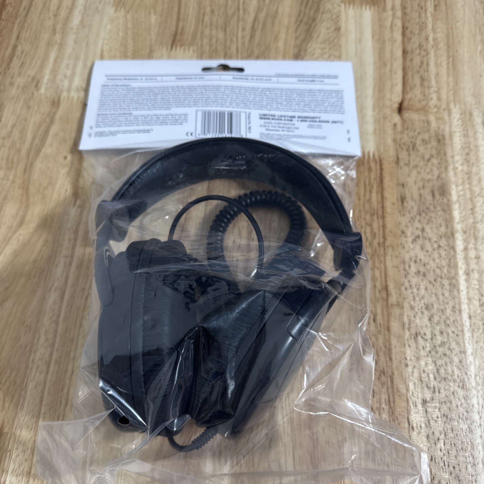 KOSS R80 8′ Stereophone New Factory Sealed Adjustable – Ear Cushions