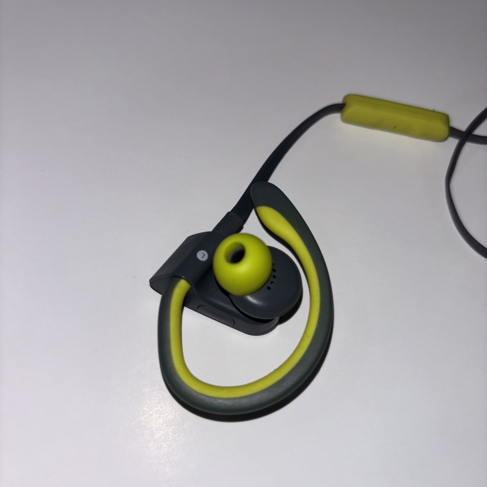 Beats by Dr. Dre Powerbeats3 In Ear Headphone – green With Case And Charger