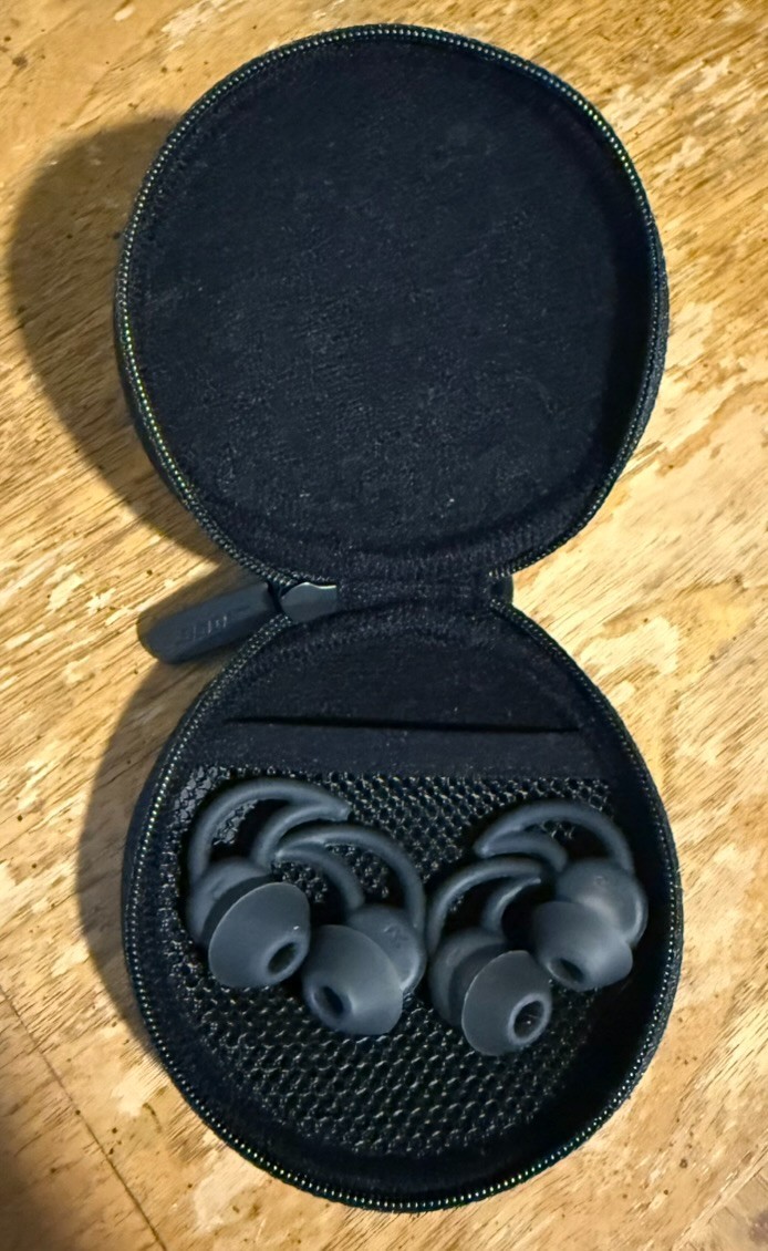 Bose Soundsport In-Ear Wireless Sweatproof Headphones / Earbuds with Case