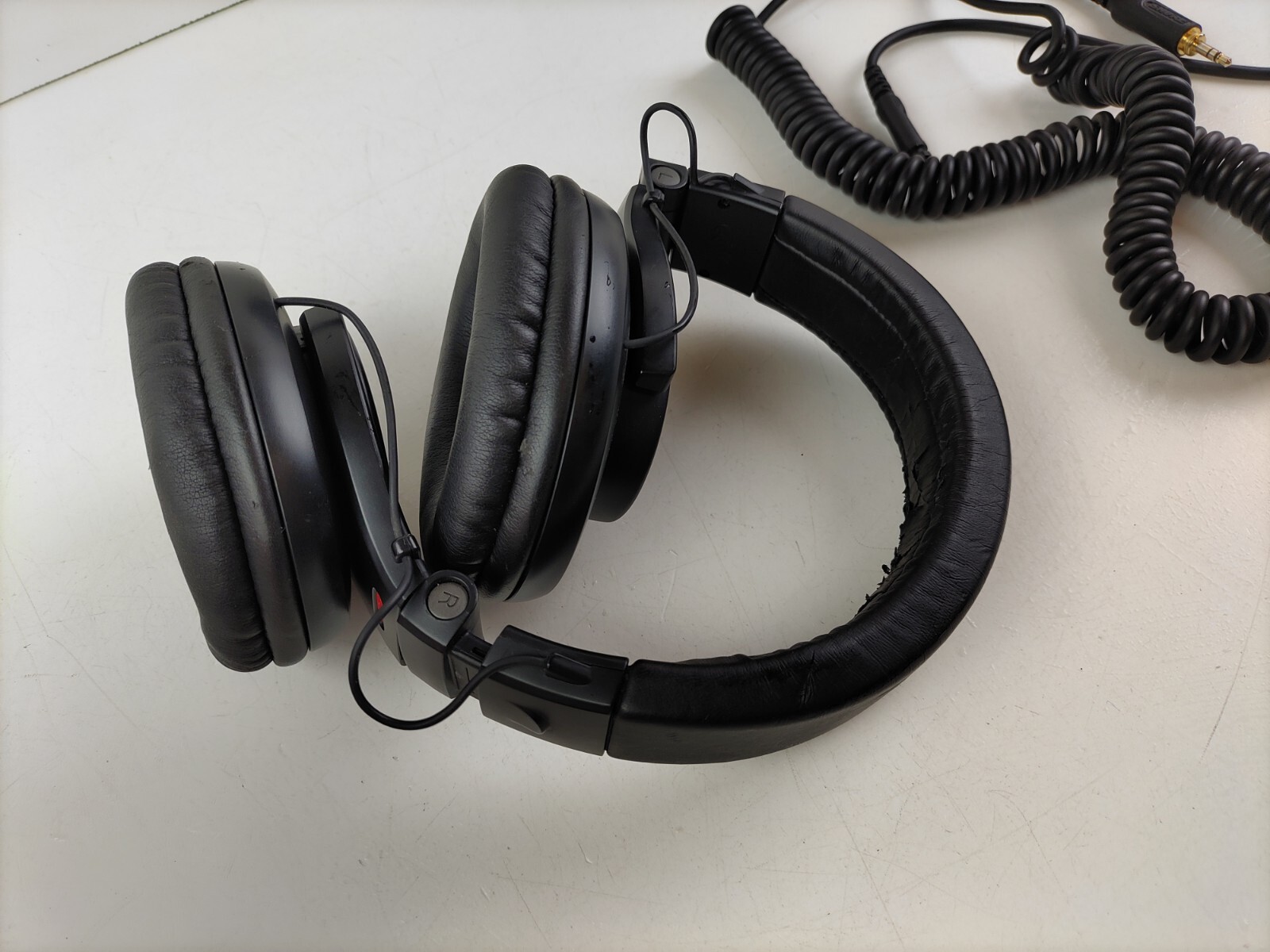 Shure SRH440 Professional Studio Headphones – Pre-owned