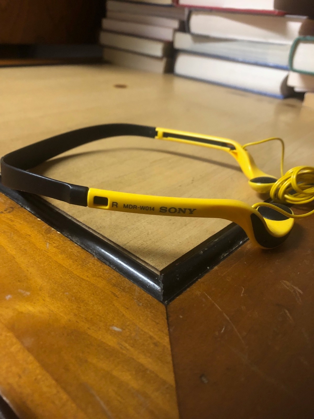 SONY MDR-W014 yellow Sports Walkman Stereo Headphones 3.5mm Jack