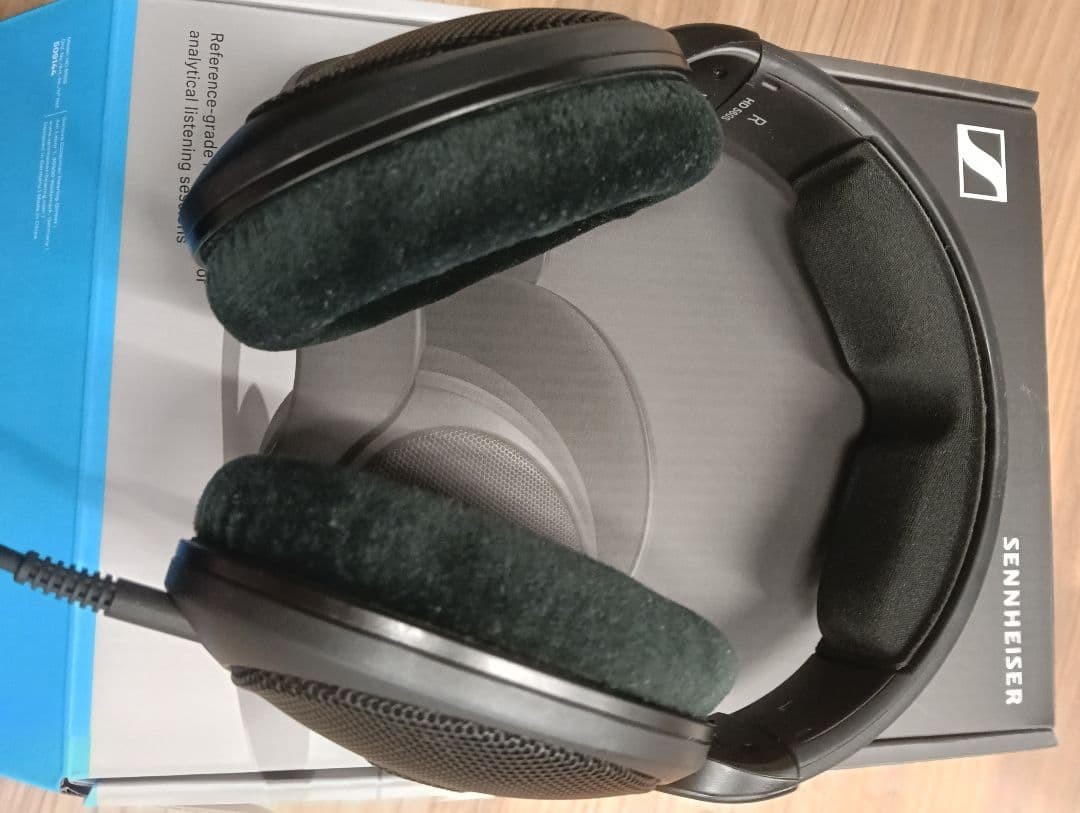Sennheiser HD 560S Headphones 8075
