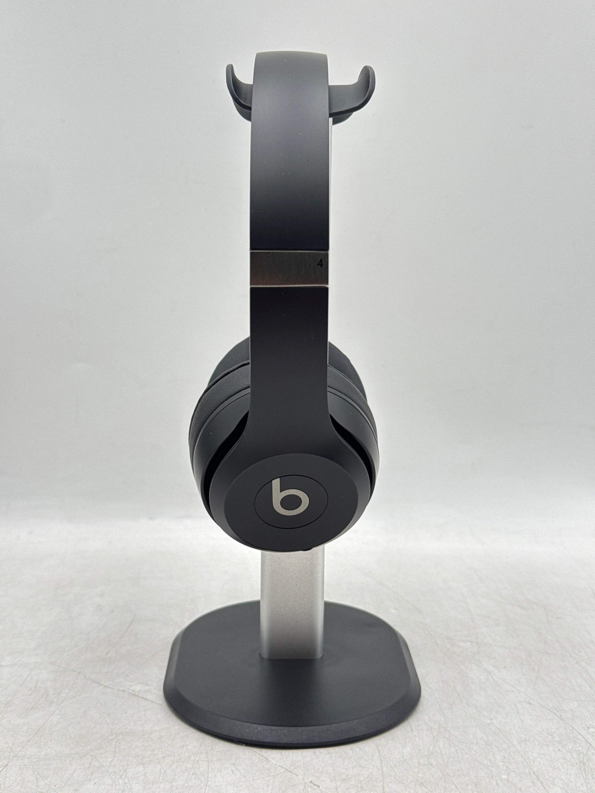 Beats Solo 4 Wireless On-Ear Headphones Black – Open Box