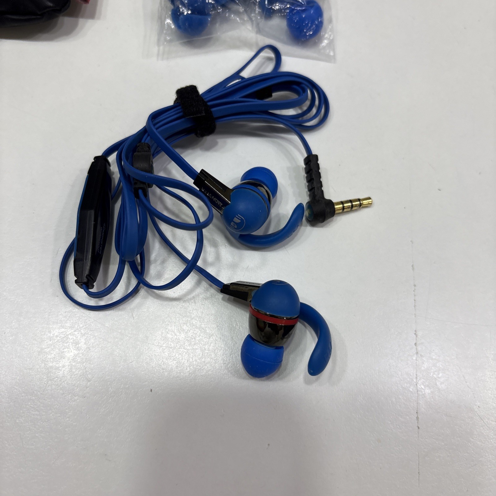Monster Isport In-Ear Wired Water Proof Headphones Blue Control Talk Read Desc.