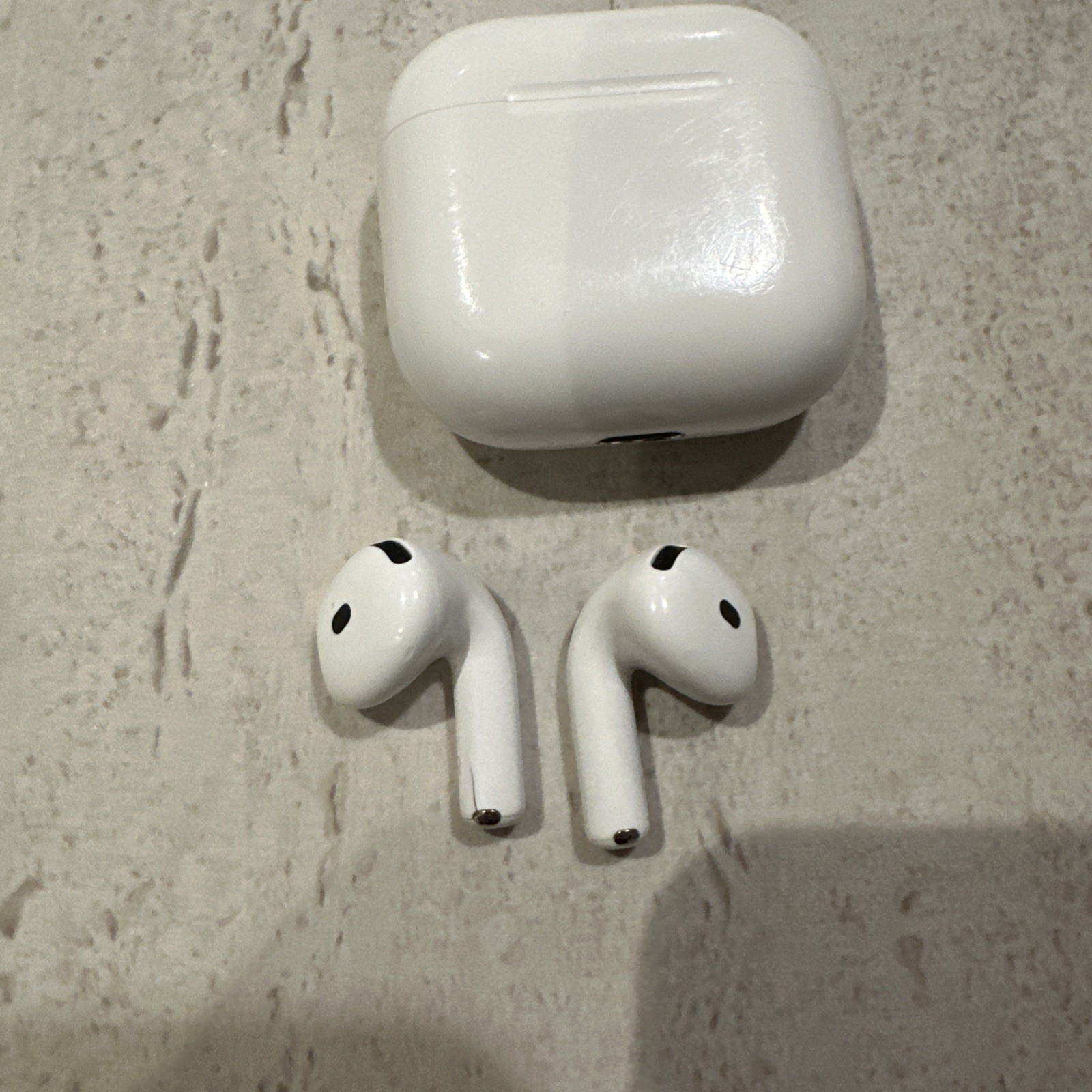 Apple AirPods 4 Model MXP63LL/A – White – Excellent Condition – 4th Gen