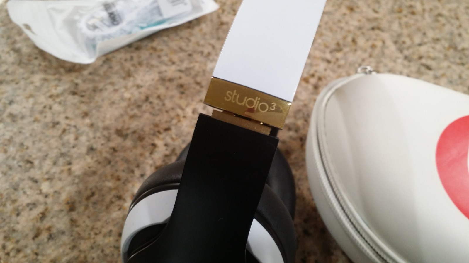Beats by Dr. Dre Studio 3.0 Wireless Bluetooth Over-Ear Headphones Gold/Black