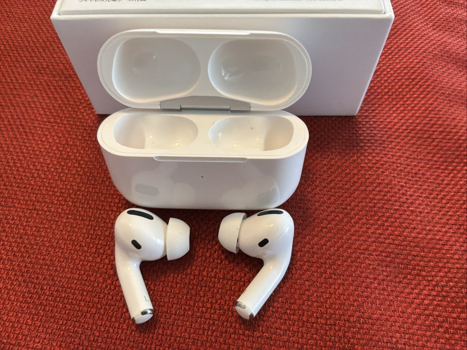 Apple AirPods Pro 1st Gen Wireless Earbuds with Box And Charging Case FOR PARTS