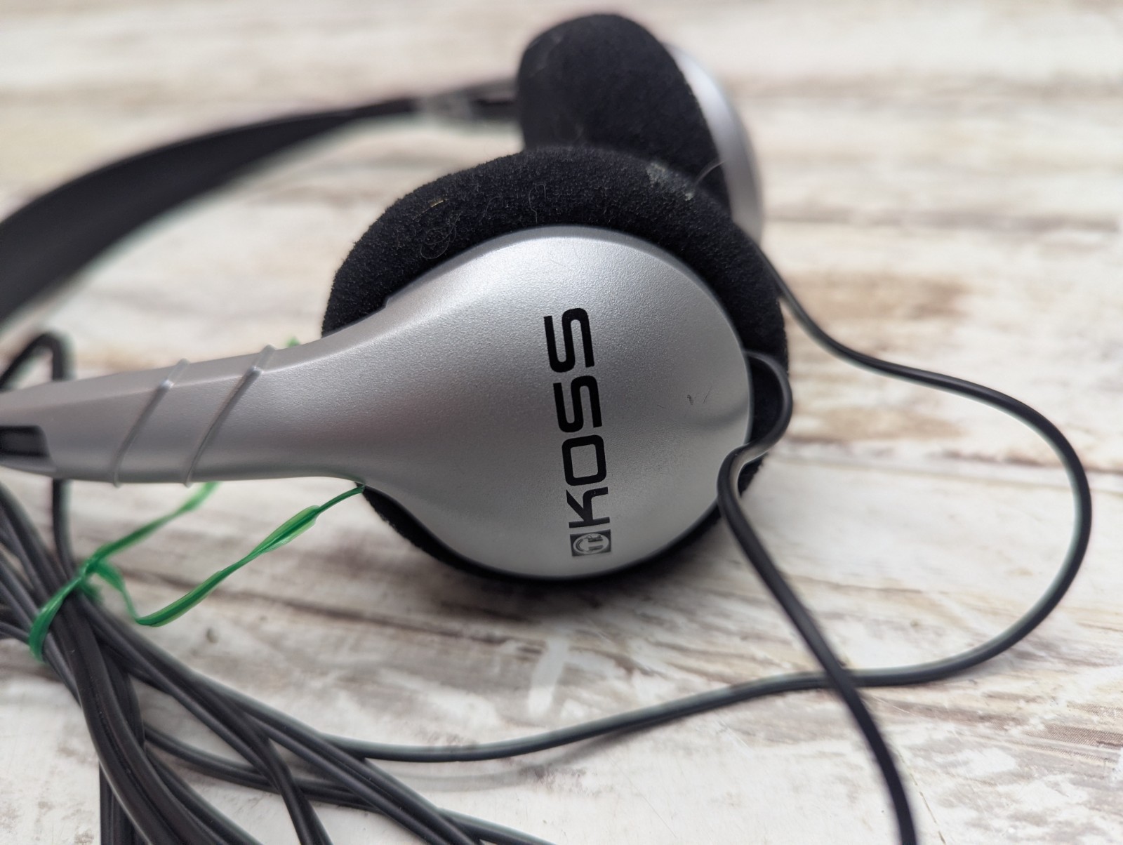 Koss KPH/6 Portable Stereophone Ultra Light Headphones Tested