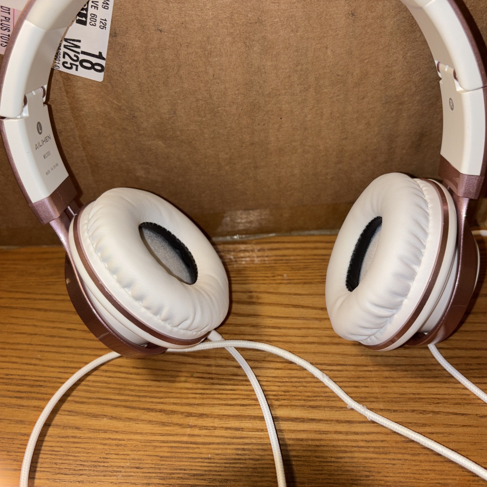 AILIHEN Wired Headphones with Mic, Girls for School, Medium, Pink