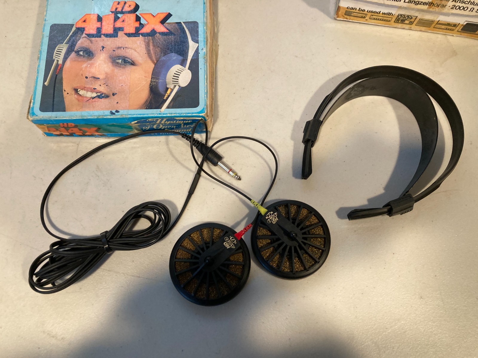 Sennheiser HD 420 headphones with original box & Xtra White band pads