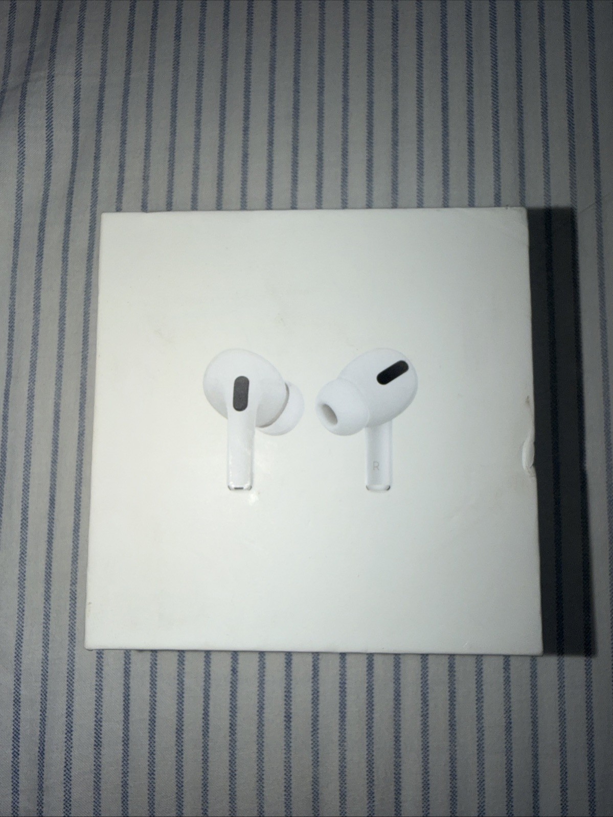 Unused Apple AirPods Pro 1st Gen – White Includes Box