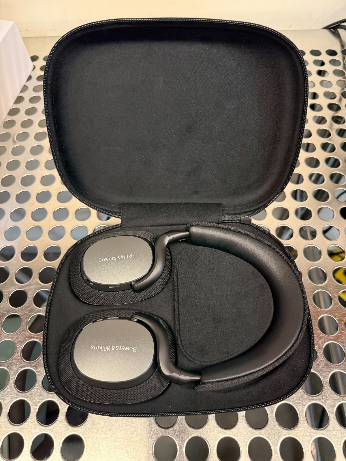 Bowers & Wilkins Px7 S3 Headphones Anthracite Black Open Box, No Cables