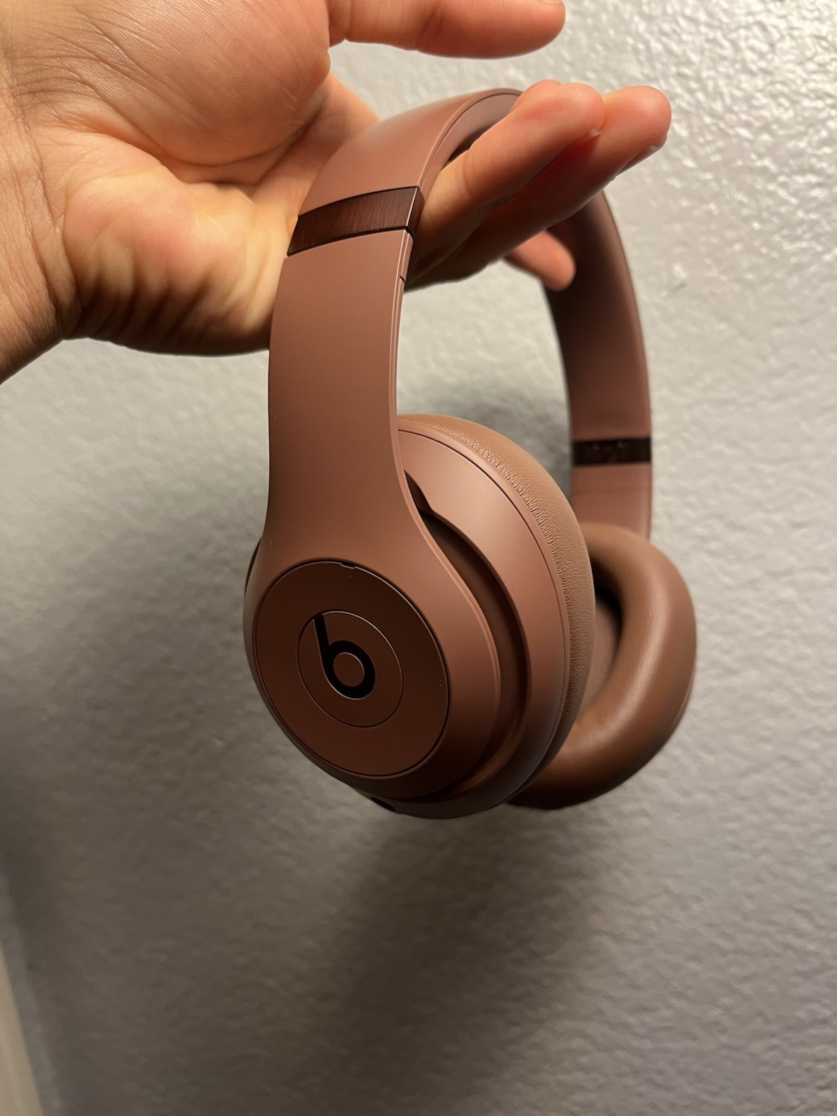 Beats Studio3 Wireless Beats x Kim Brown Over-Ear Bluetooth Noise Isolation