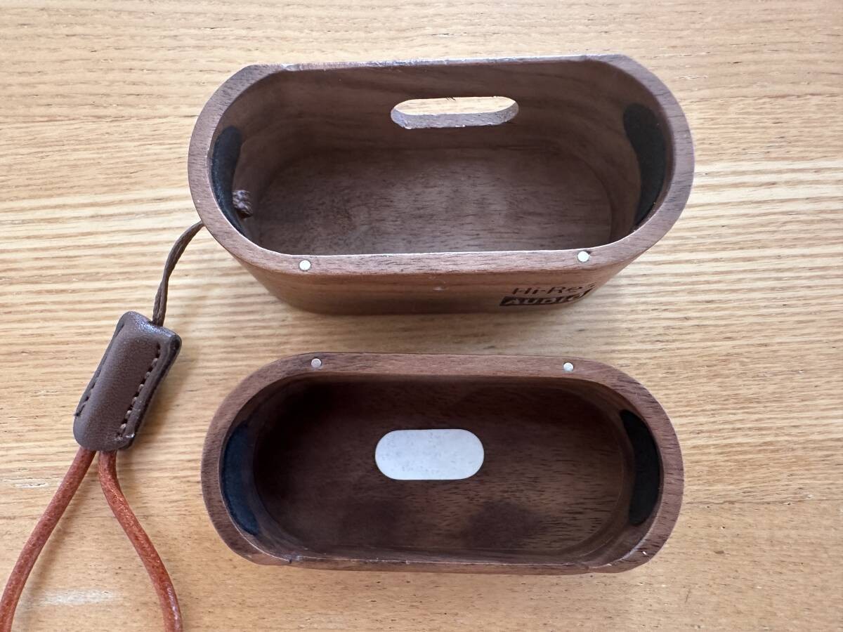 SONY WF-1000XM6 handmade walnut wooden case