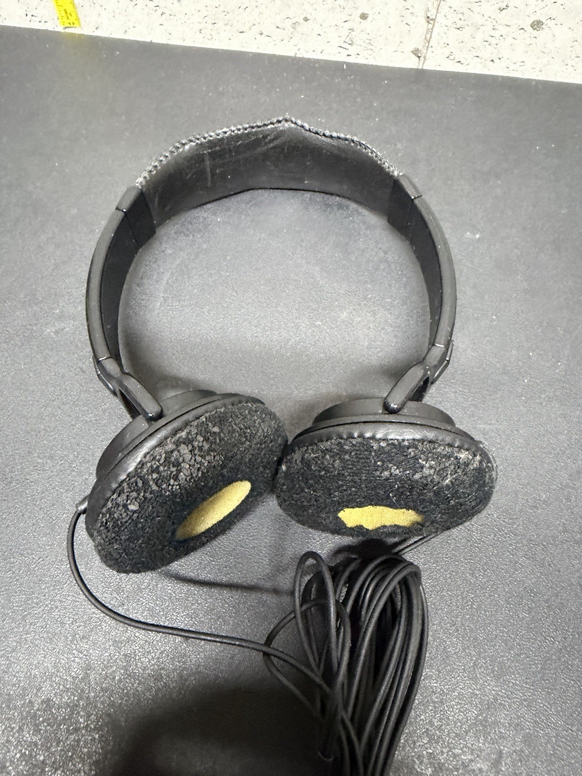 Vintage Denon AH-D210 Digital Stereo Headphones – wired – Tested Working RARE