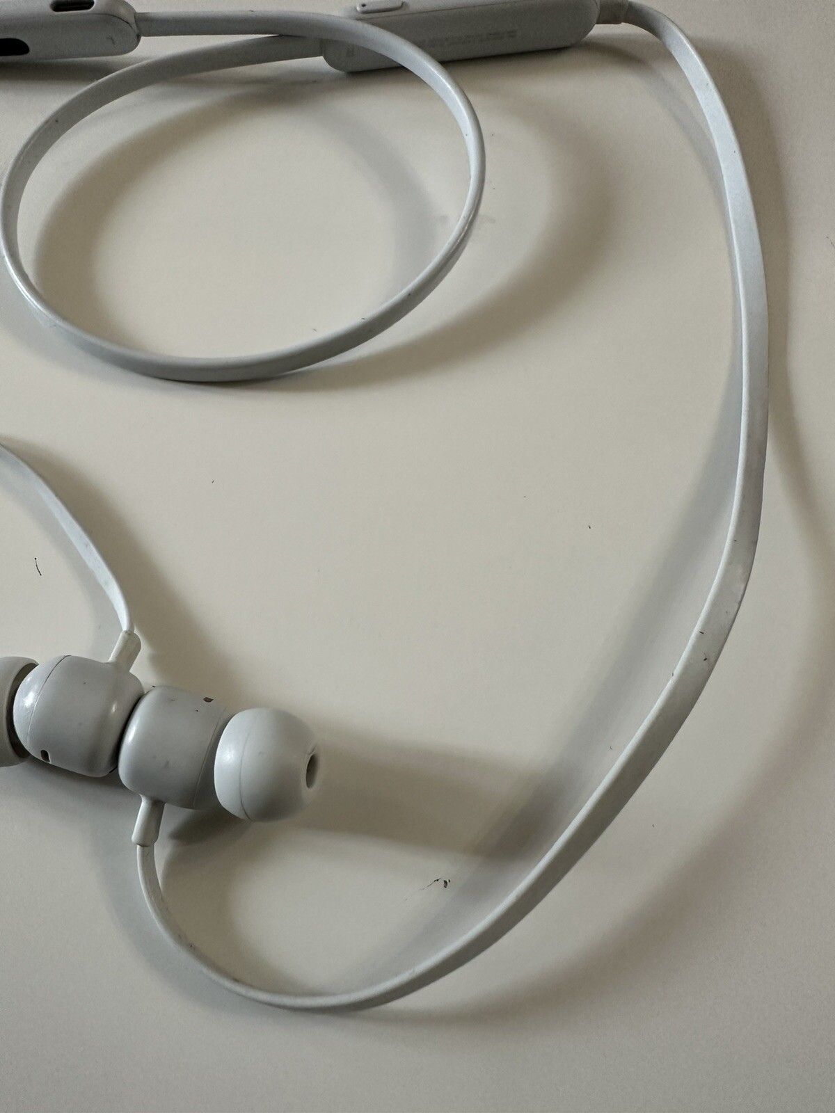 Beats by Dr. Dre Flex Wireless In-Ear Headphones – Smoke Gray
