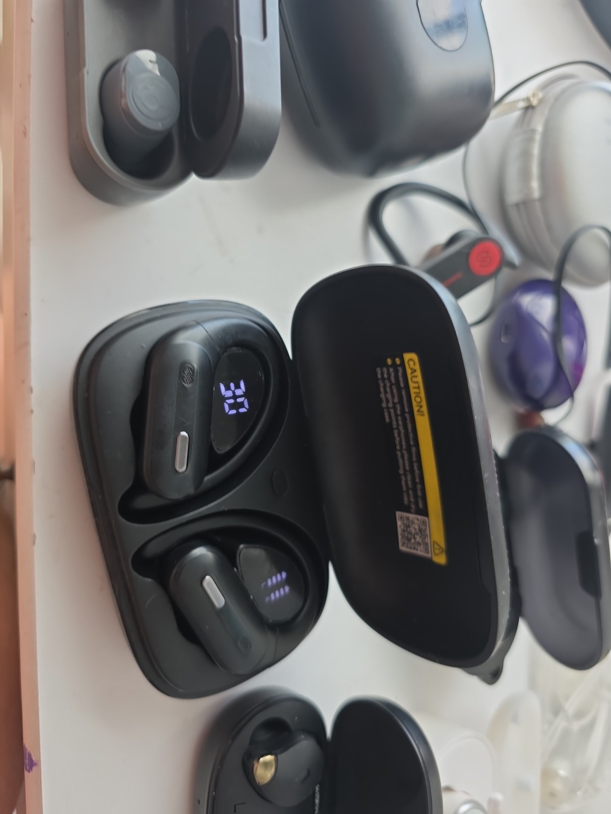 Mixed Lot 8 Earbuds Sets Wireless Bluetooth Unbranded Uncleaned