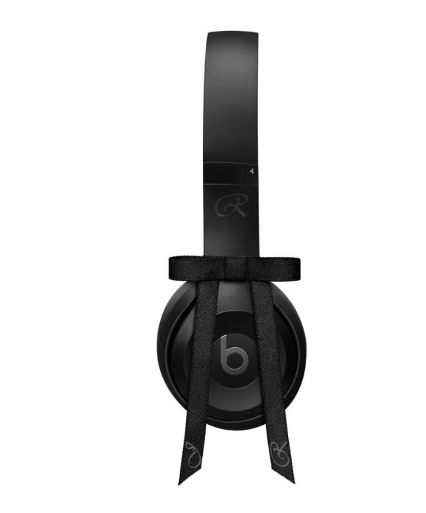 Beats Solo 4 Wireless On-Ear Jennie Special Edition Onyx Black Korea Version NWT