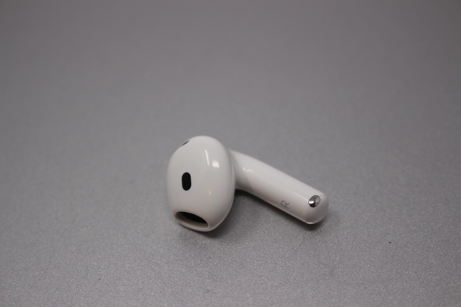 Authentic Apple AirPods 4 Replacement: Right Side AirPods A3050 (Without ANC)