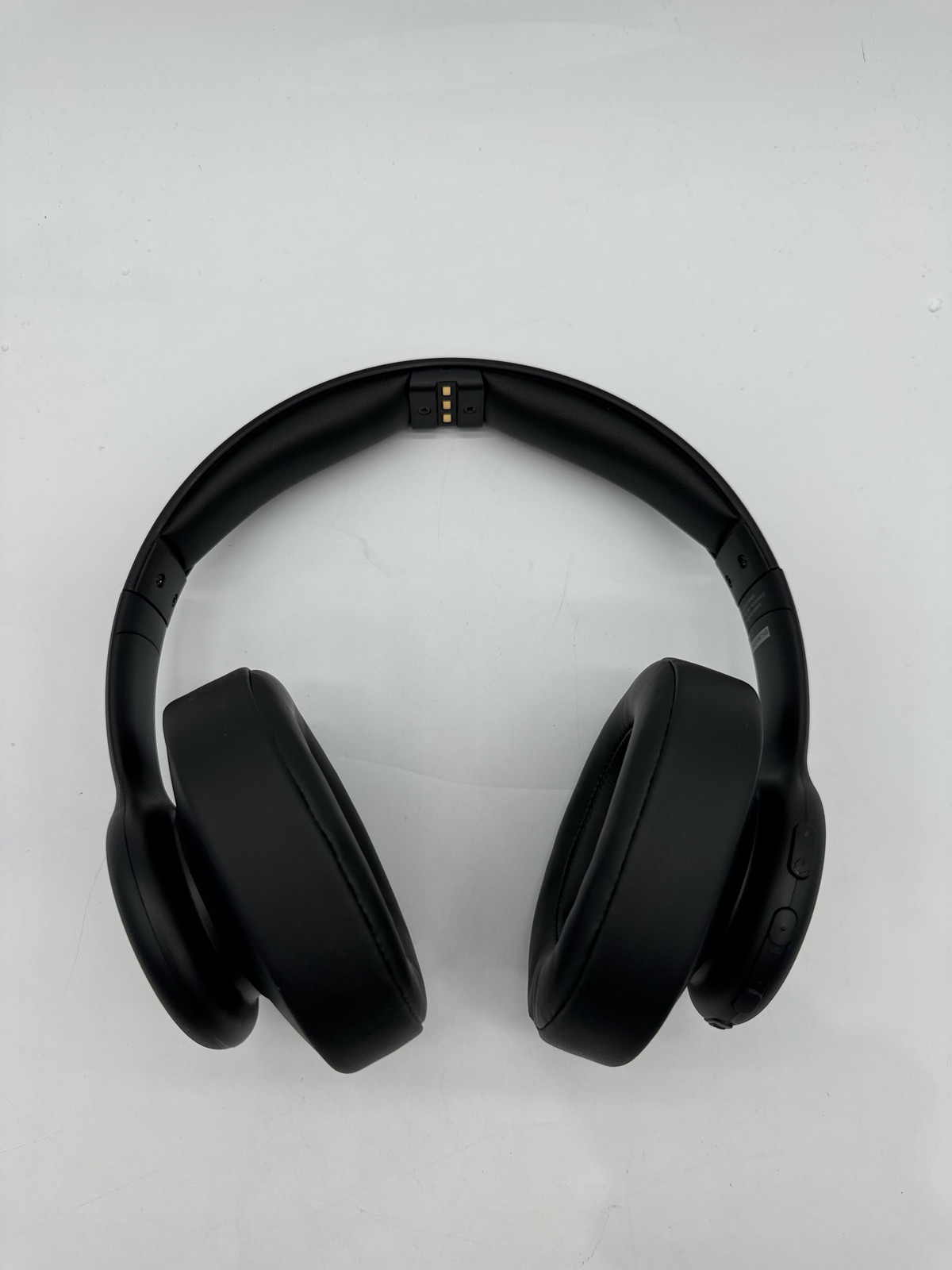 Insignia NS-HAWHP2 Digital Wireless Headphones and Docking Station RF Black