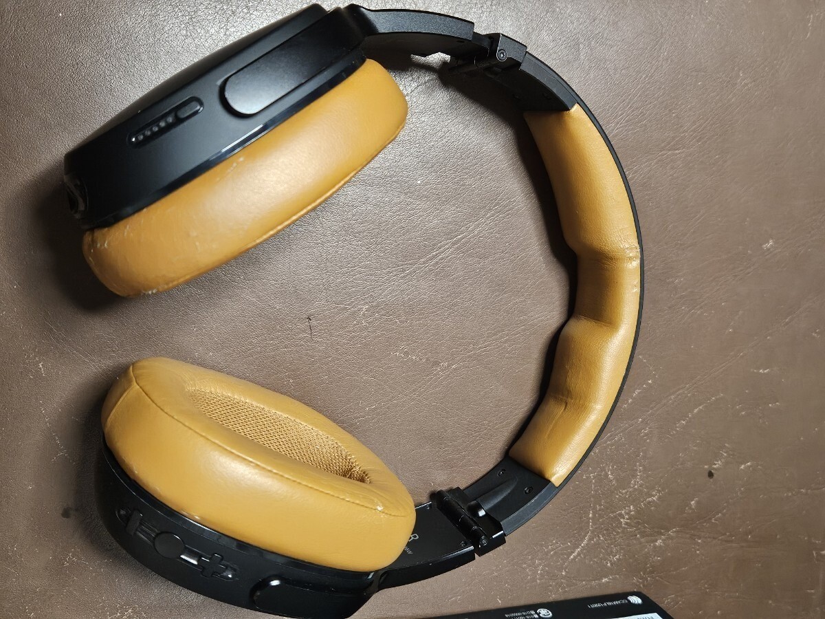 Skullcandy Crusher 360 Wireless Over-Ear Headphones Black/Tan Limited Edition JP