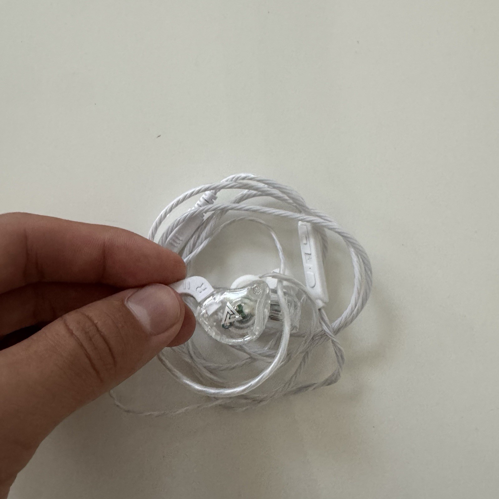 Clear/White Wired In-Ear Earbuds with Silicone Tips Double Earpieces